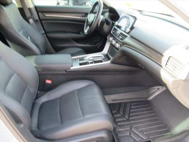 Used 2021 Honda Accord Touring image 11