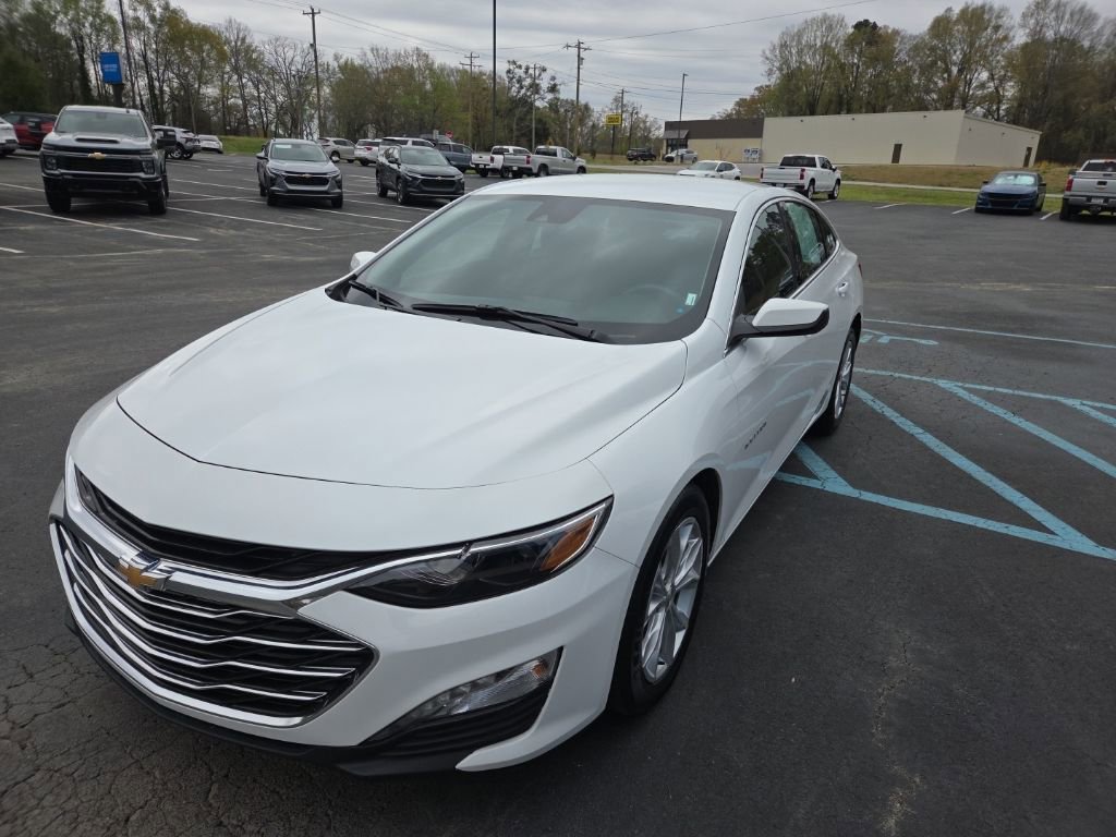 Used 2024 Chevrolet Malibu LT FWD image 3