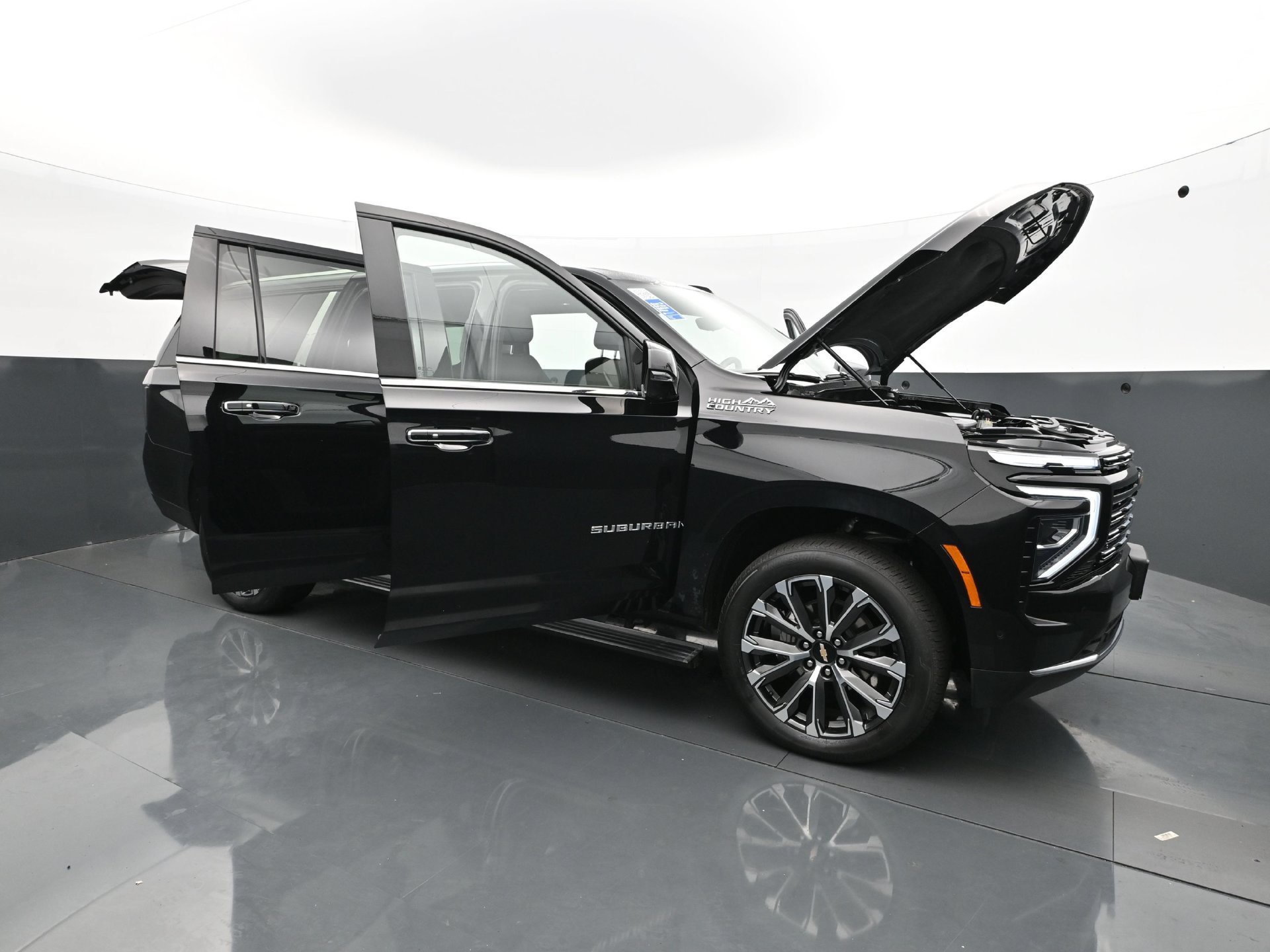Used 2025 Chevrolet Suburban High Country AWD/4WD image 41