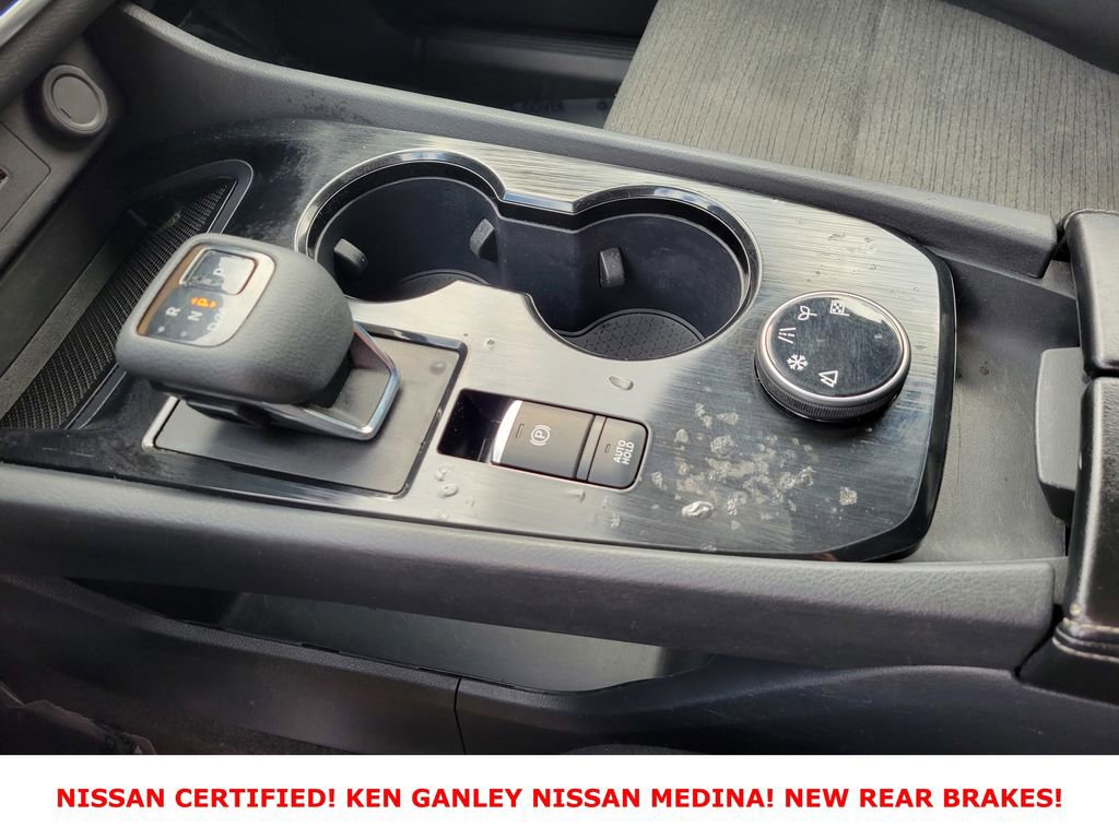 Certified 2023 Nissan Rogue SV image 27