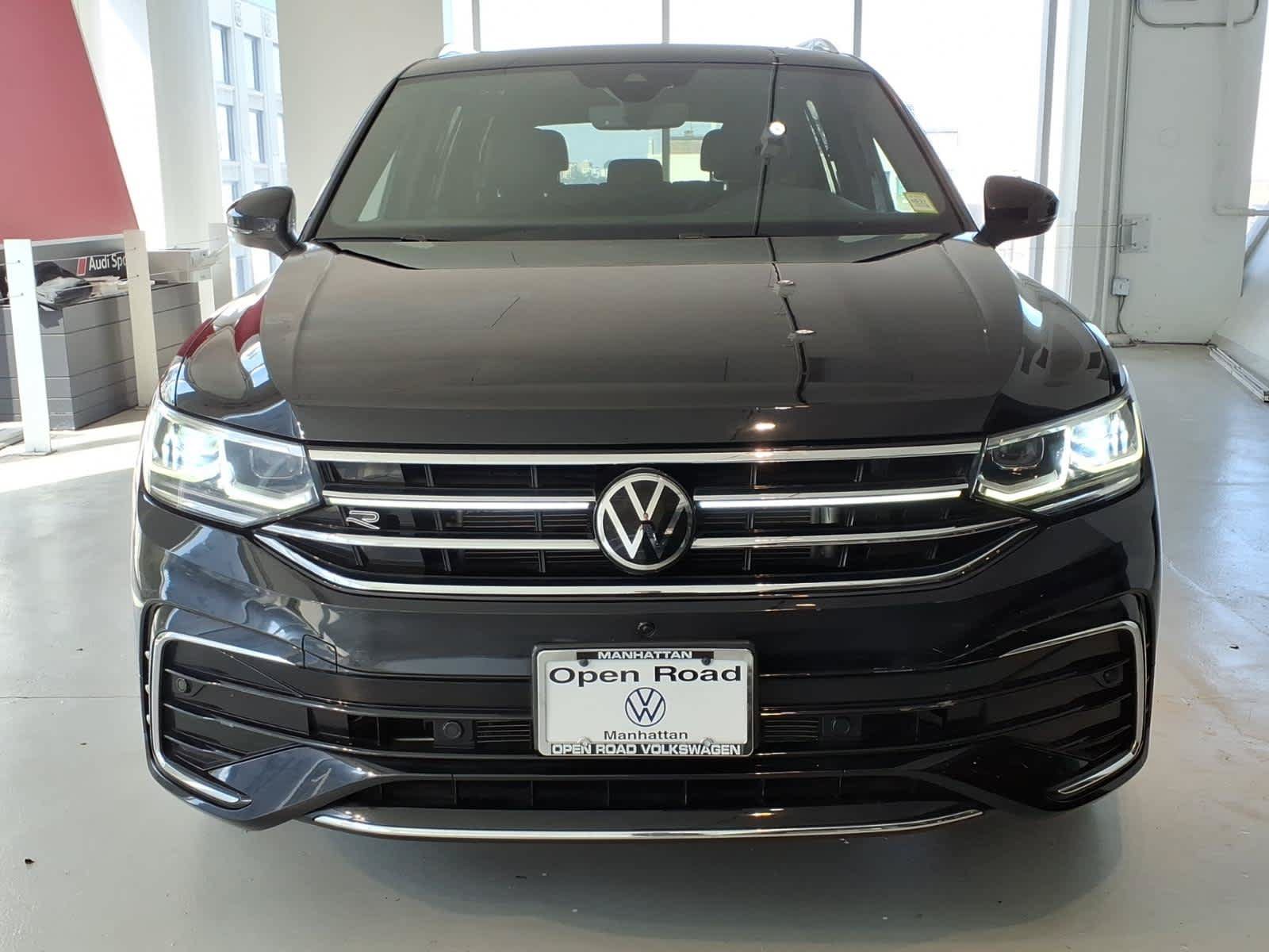Certified 2022 Volkswagen Tiguan SEL R-Line AWD/4WD image 2