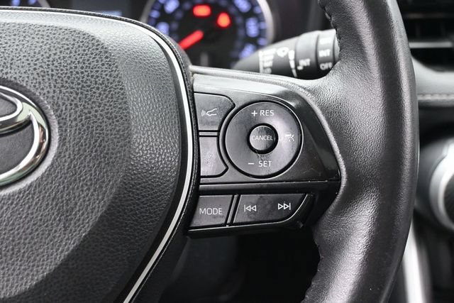 Used 2022 Toyota RAV4 XLE Premium AWD/4WD image 22