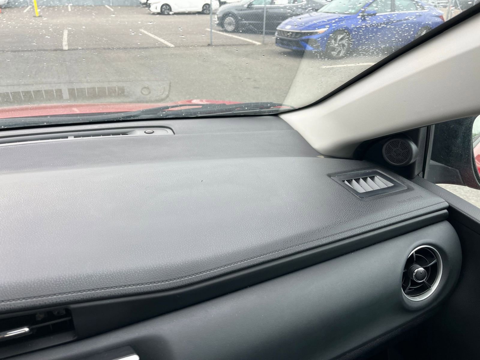 Used 2018 Toyota Corolla LE FWD image 33