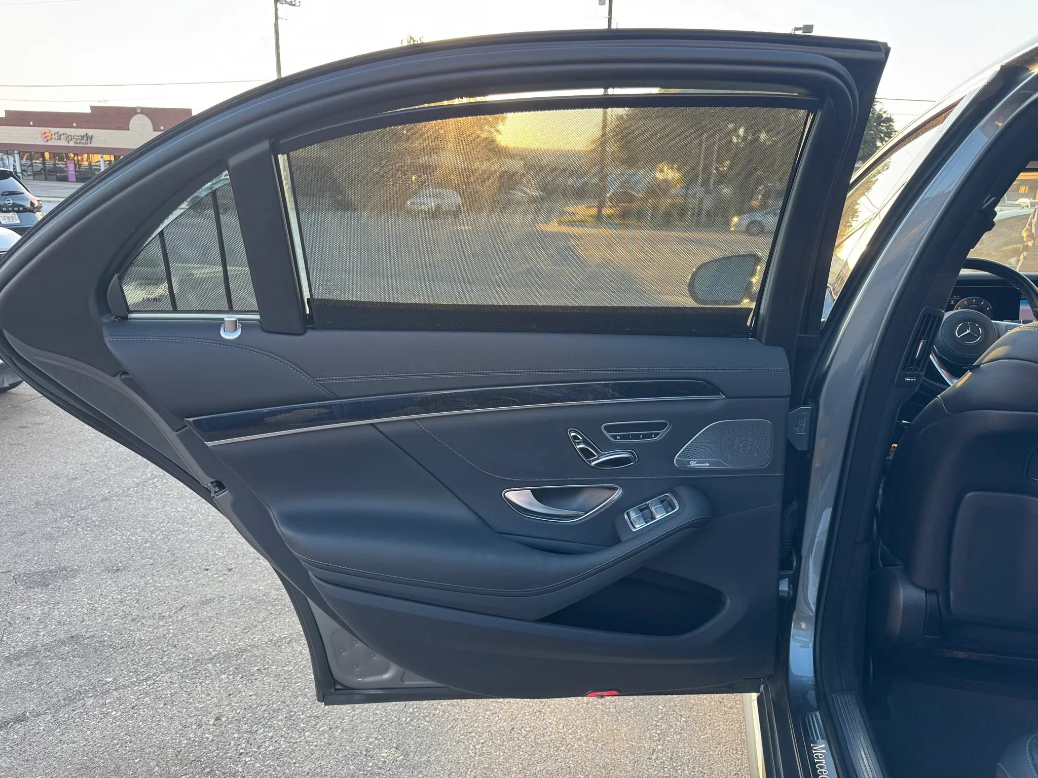 Used 2019 Mercedes-Benz S 560 Sedan image 12