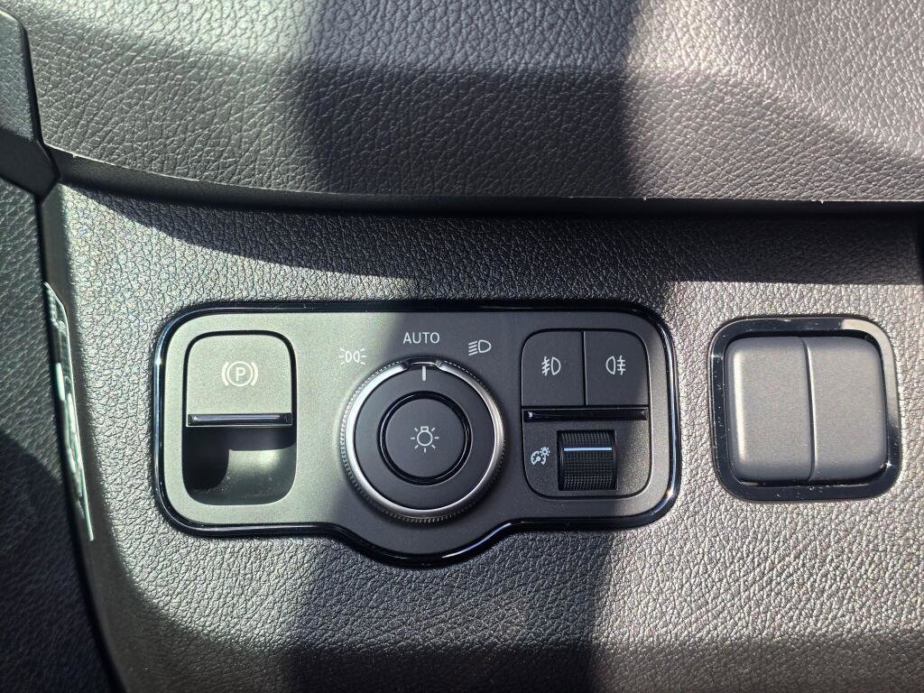 New 2026 Mercedes-Benz Sprinter 144 Cargo image 17