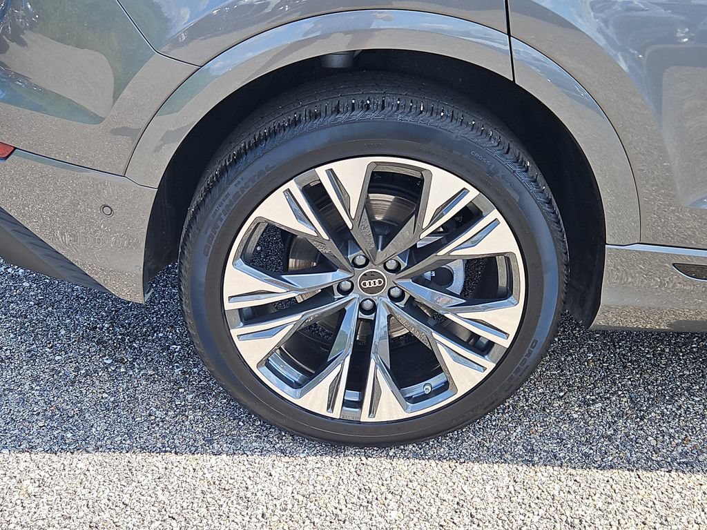Certified 2025 Audi Q8 Premium Plus AWD/4WD image 9