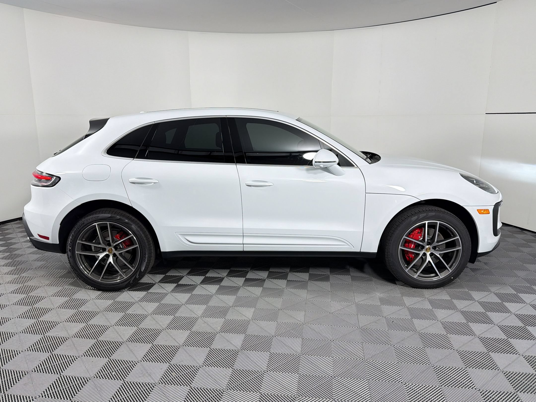 Used 2026 Porsche Macan S AWD/4WD image 8