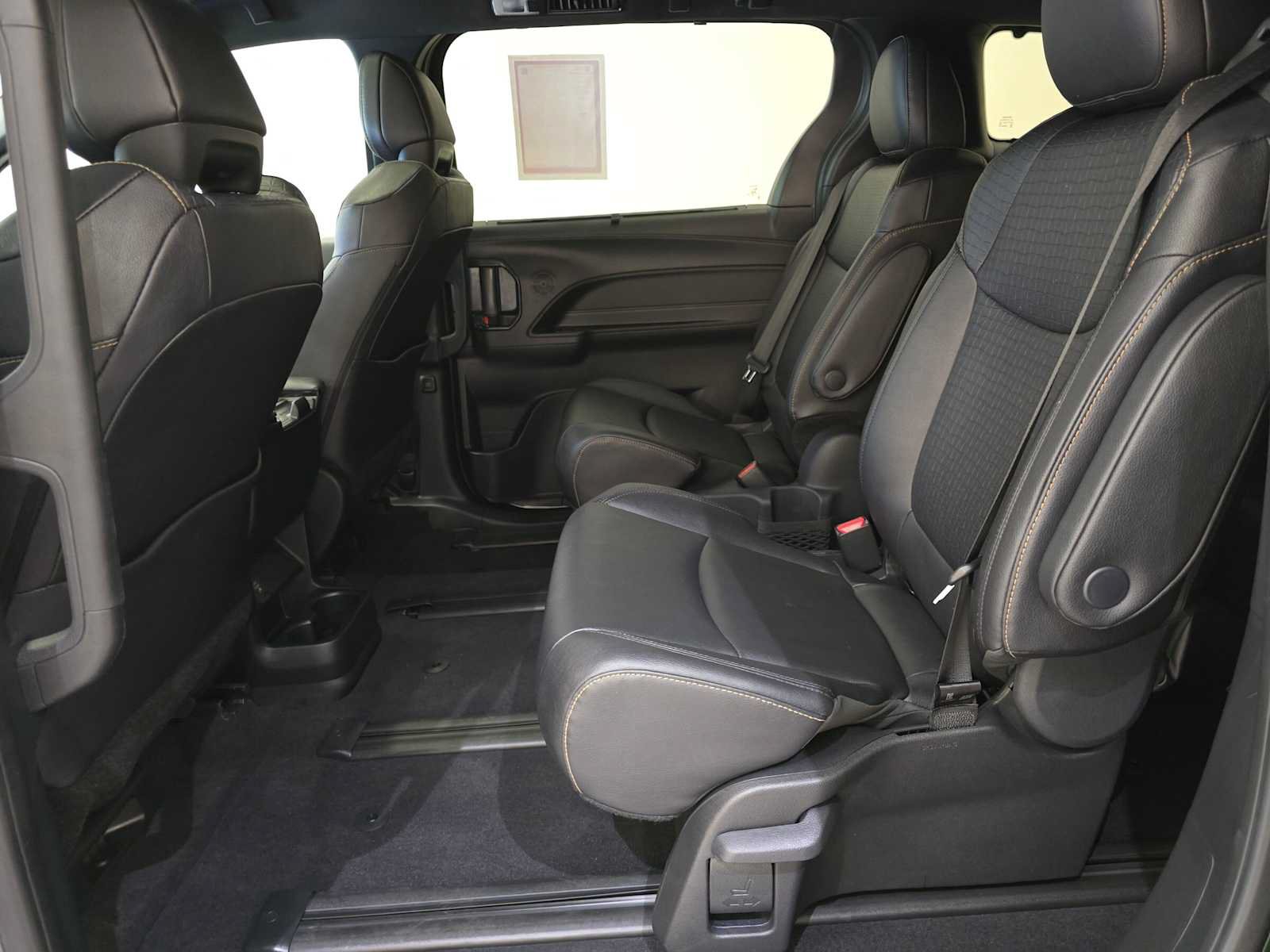 Certified 2026 Toyota Sienna XLE Woodland Edition AWD/4WD image 23