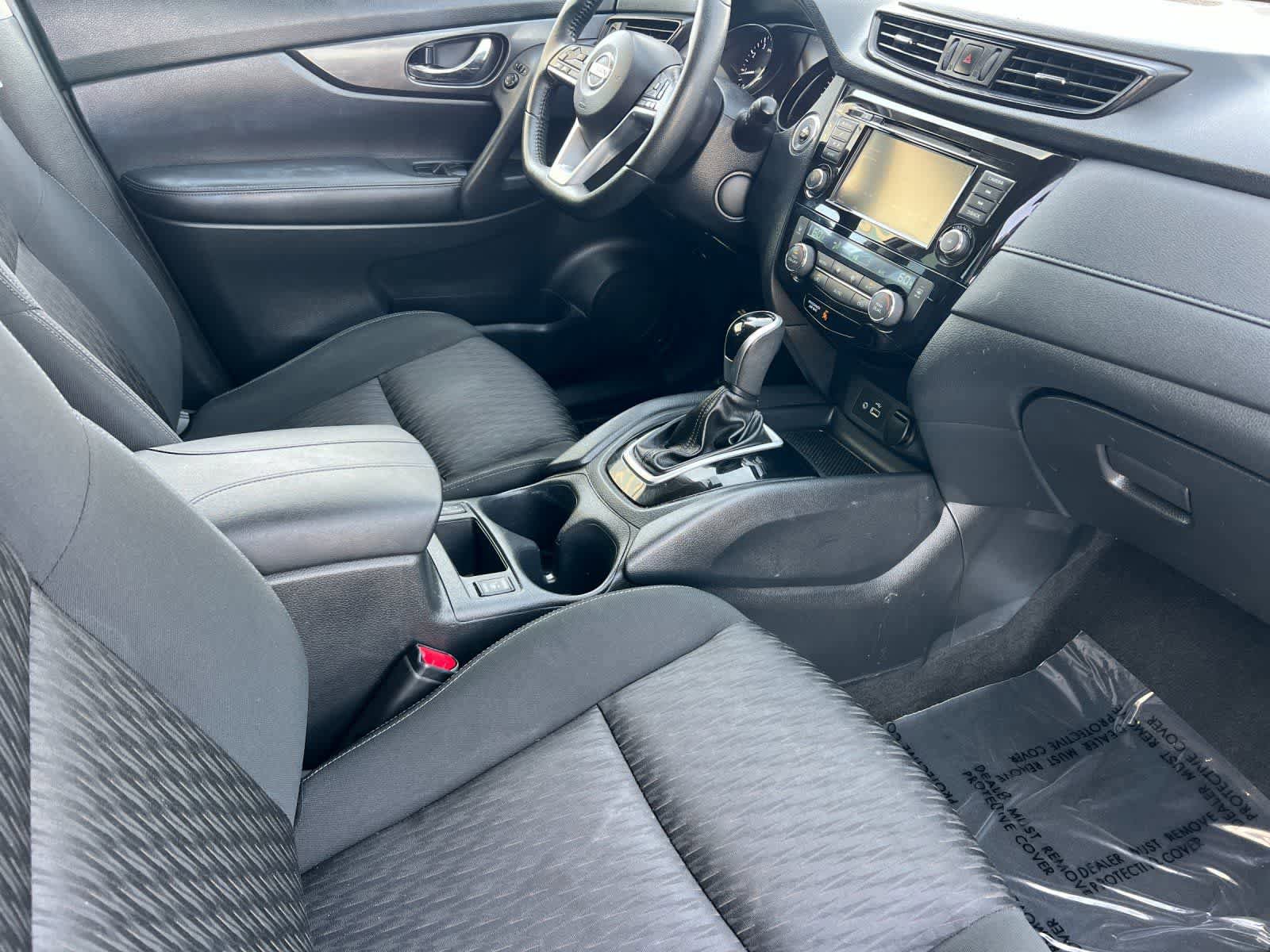 Used 2019 Nissan Rogue SV FWD image 17