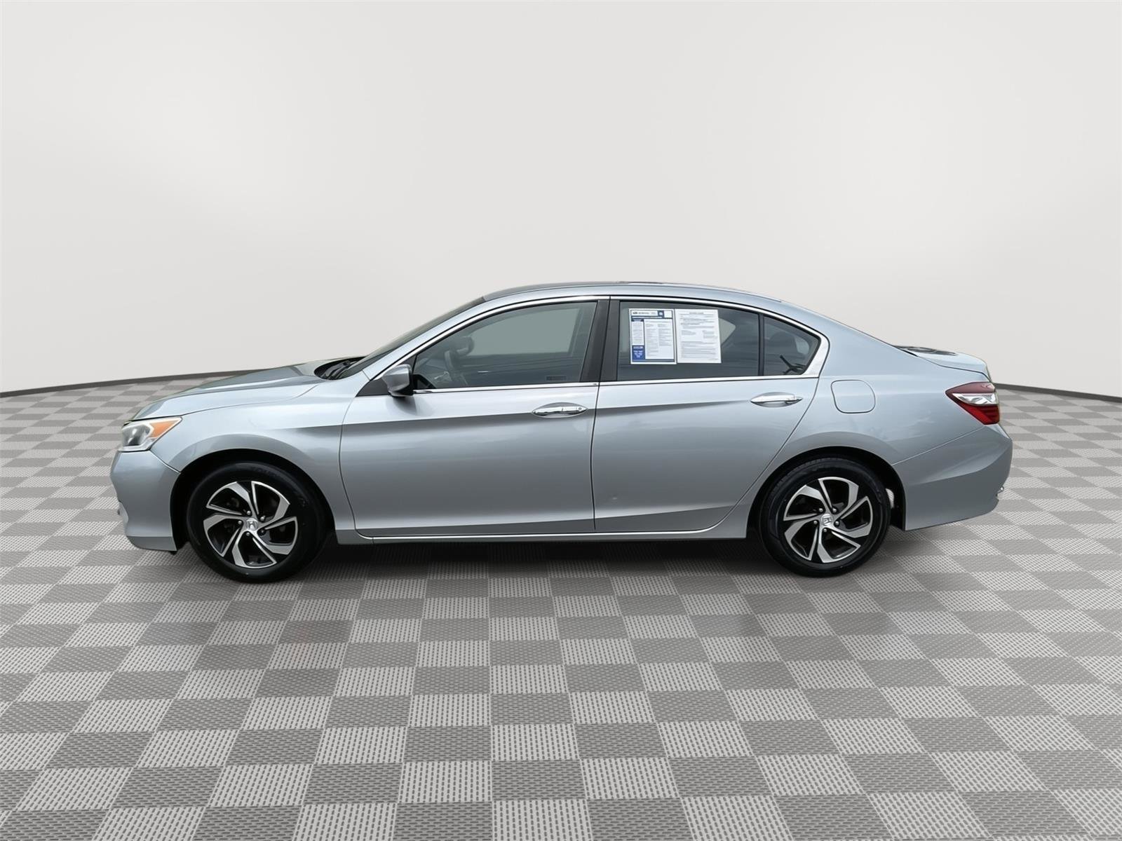 Used 2017 Honda Accord LX image 9