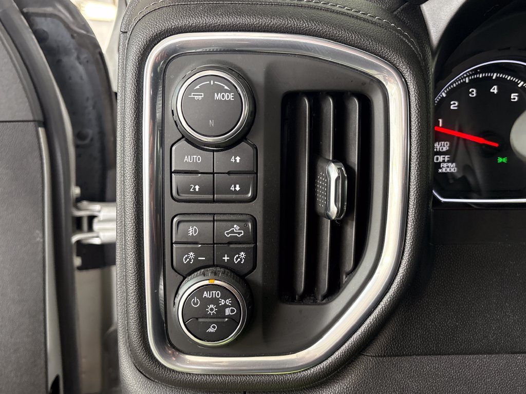 Used 2021 Chevrolet Silverado 1500 LT Trail Boss w/ Convenience Package II AWD/4WD image 44