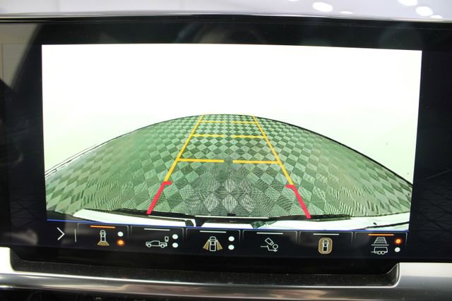 New 2026 GMC Sierra 1500 SLT image 3