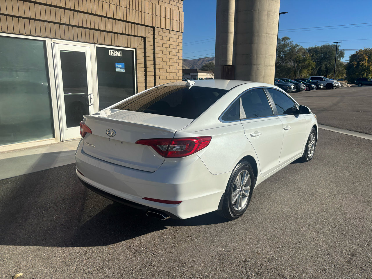 Used 2017 Hyundai Sonata SE image 3