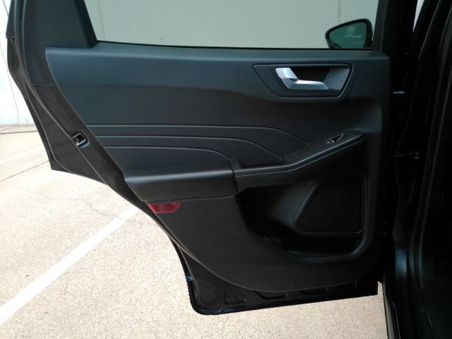 Used 2021 Ford Escape SE w/ SE Sport Appearance Package FWD image 16