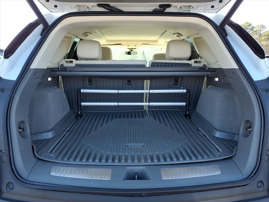 Used 2023 Cadillac XT5 Premium Luxury w/ LPO, Floor Liner Package image 8