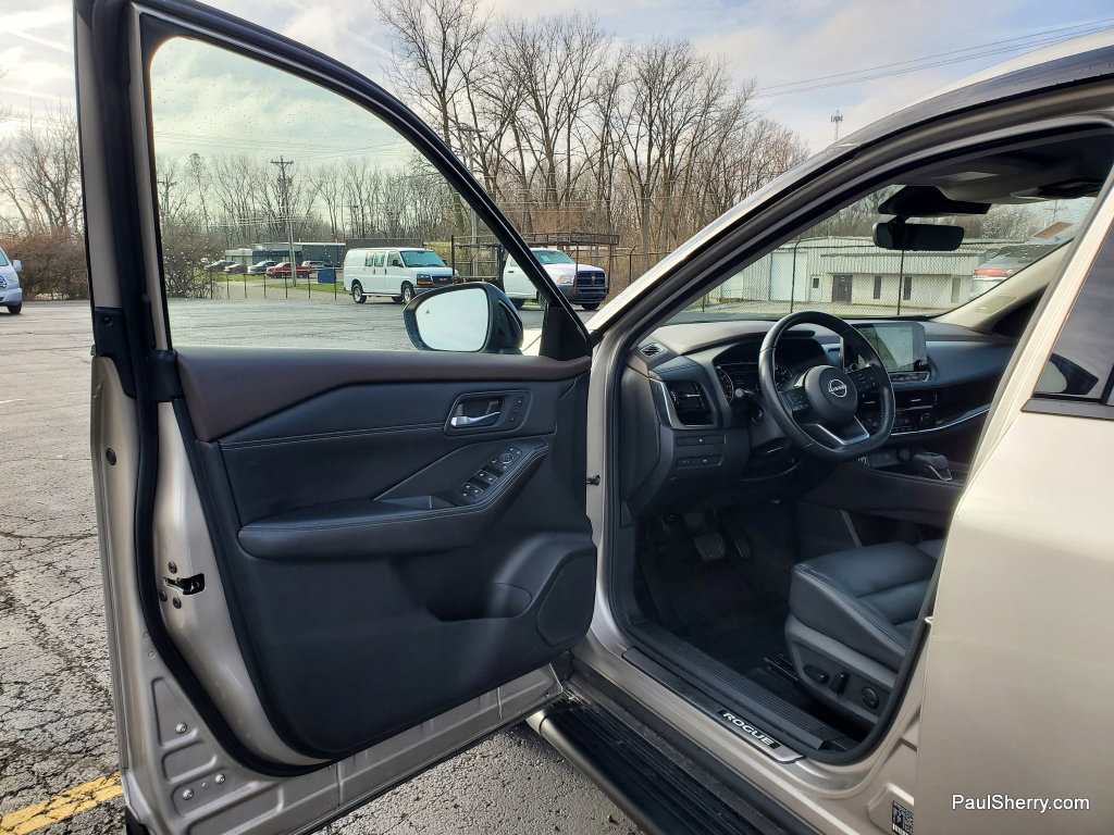 Used 2023 Nissan Rogue SL w/ SL Premium Package image 22