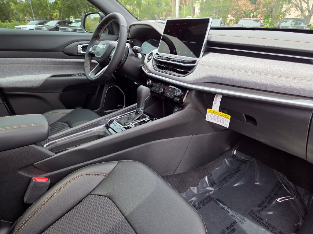 New 2026 Jeep Compass Latitude AWD/4WD image 14