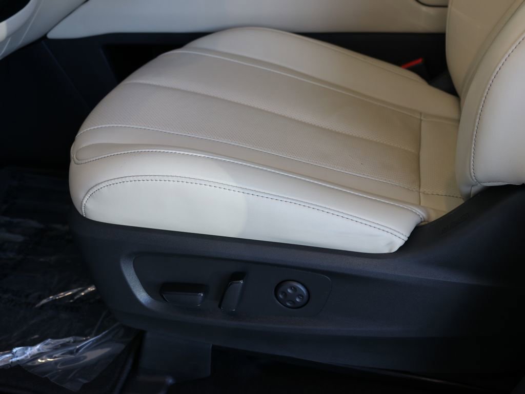 Certified 2023 INFINITI QX60 Luxe w/ Cargo Package AWD/4WD image 16
