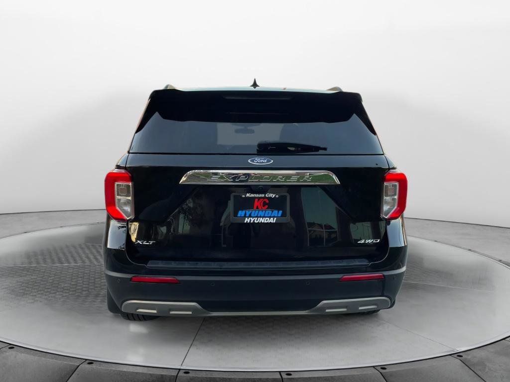 Used 2022 Ford Explorer XLT image 4
