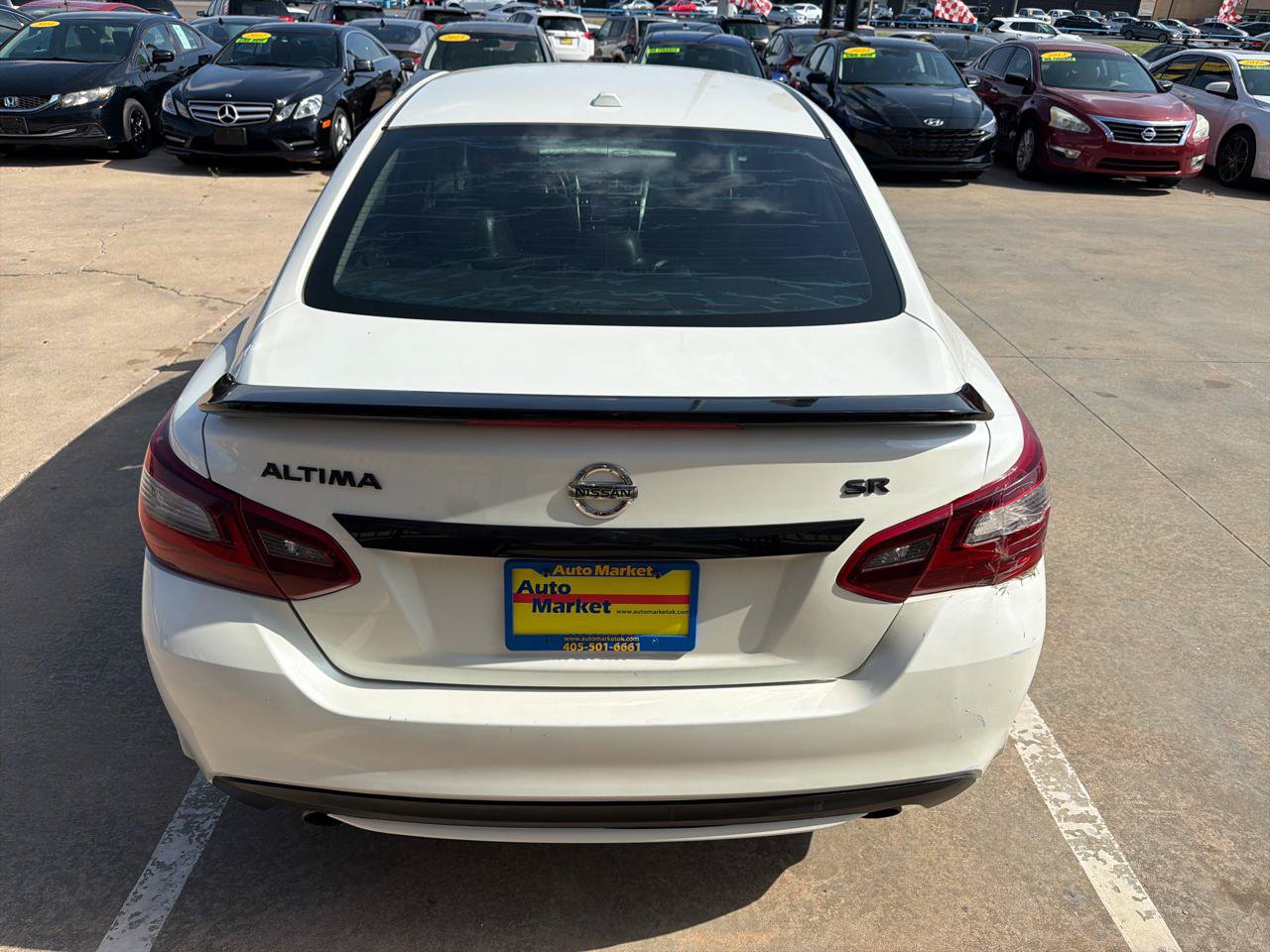 Used 2018 Nissan Altima 2.5 SR w/ SR Midnight Edition FWD image 6