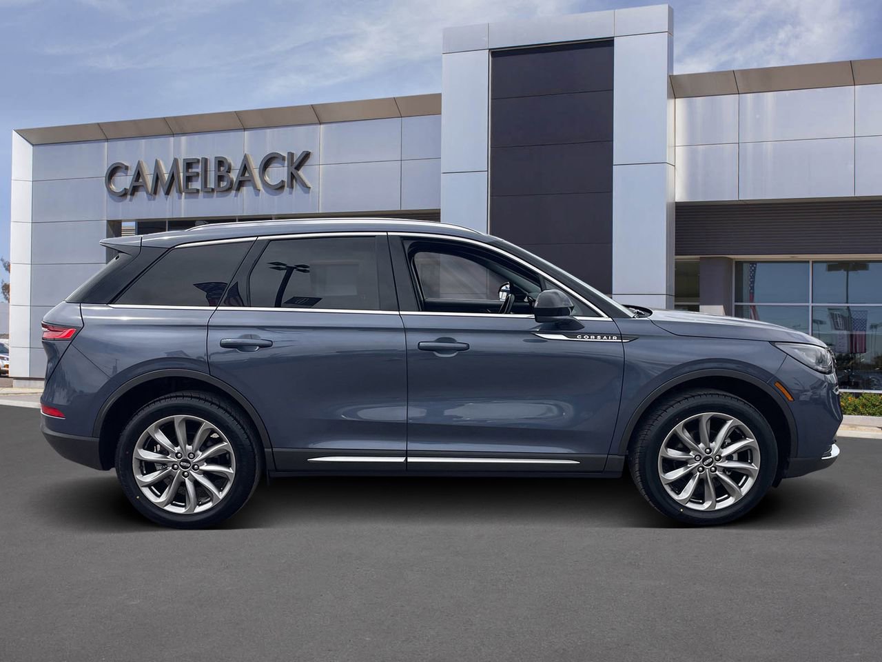 Used 2022 Lincoln Corsair AWD w/ Premium Package image 7