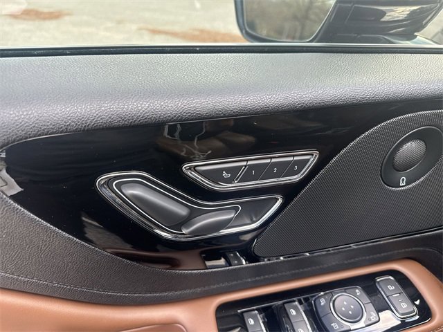 Used 2023 Lincoln Aviator Reserve w/ Equipment Group 201A image 12