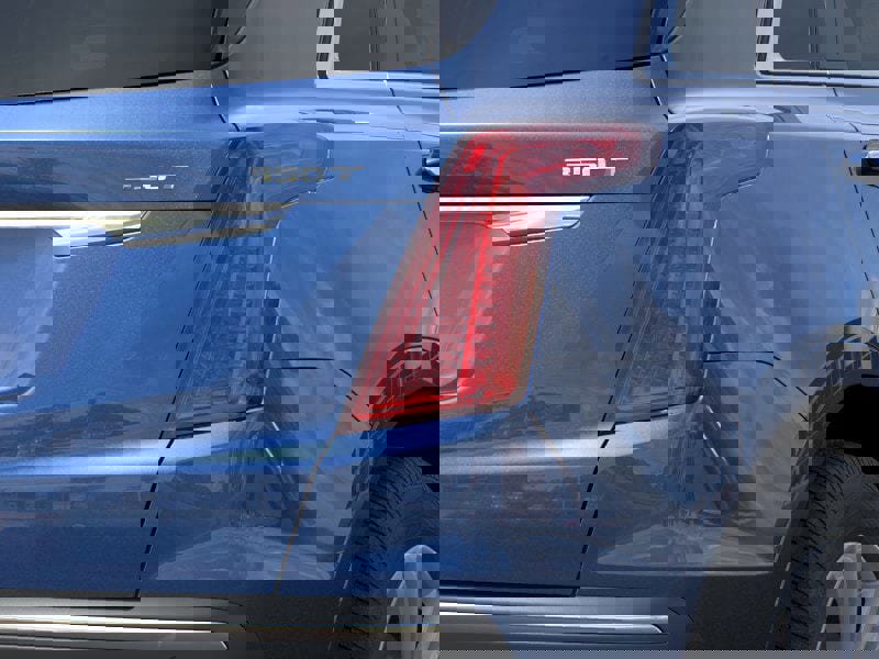 New 2025 Cadillac XT5 Premium Luxury w/ LPO, Floor Liner Package image 11