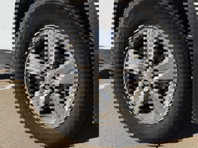 Used 2022 Chevrolet Trax LT w/ LT Convenience Package image 9