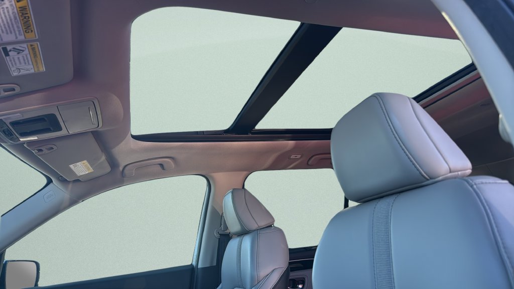 Used 2024 Honda Pilot Touring image 13