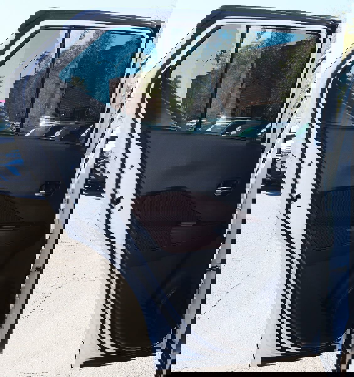 Used 2023 Nissan Kicks SR image 29