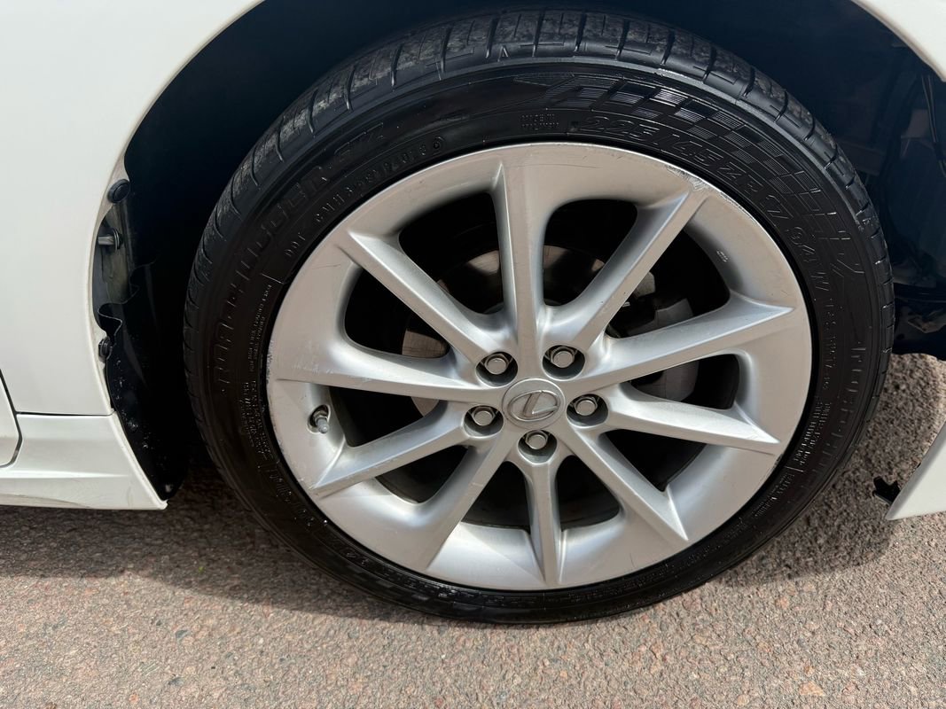 Used 2013 Lexus CT 200h w/ Premium Pkg w/Navigation FWD image 12
