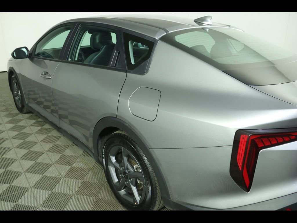Used 2025 Kia K4 LXS image 15