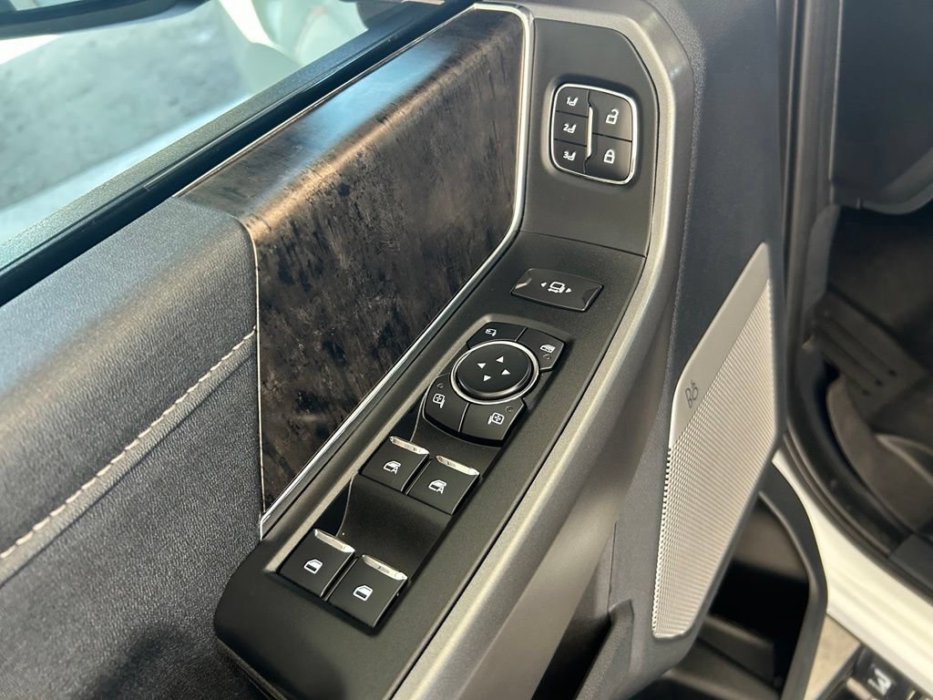 Used 2025 Ford F350 Lariat AWD/4WD image 43