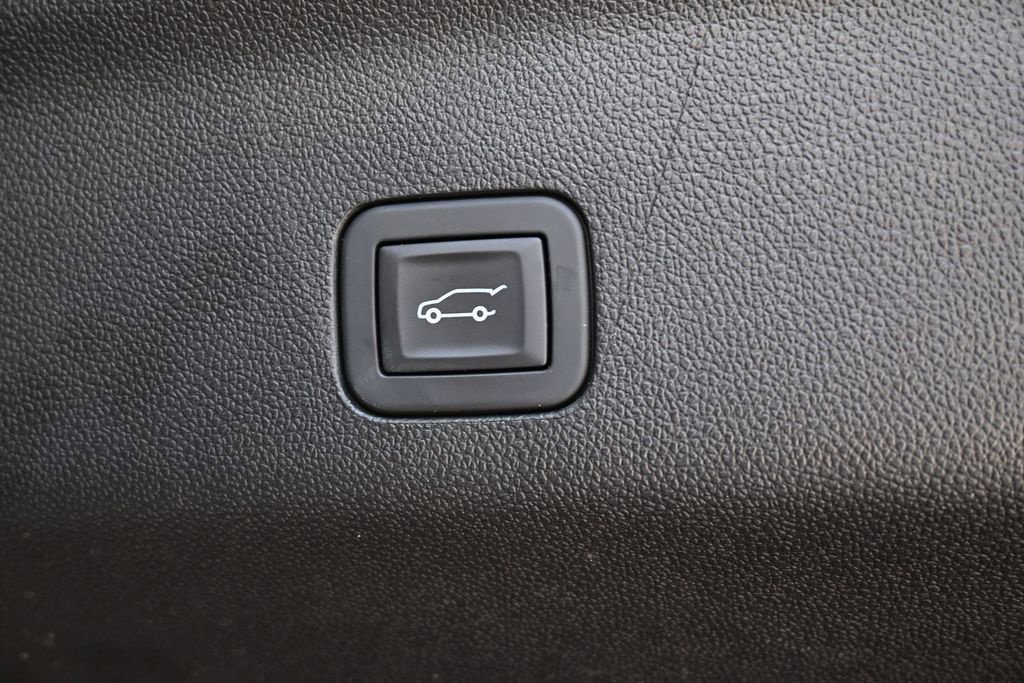 Used 2025 GMC Yukon XL Elevation AWD/4WD image 23