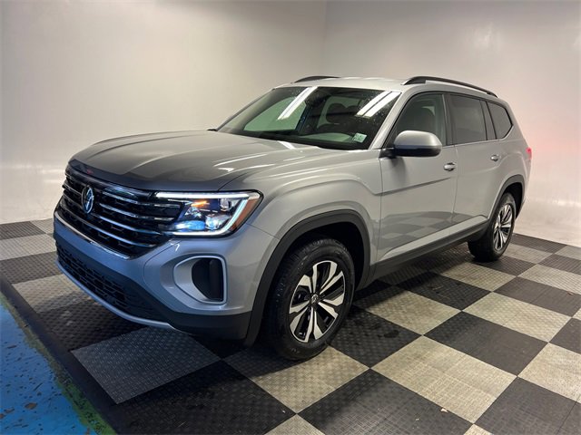 New 2026 Volkswagen Taos SE image 3