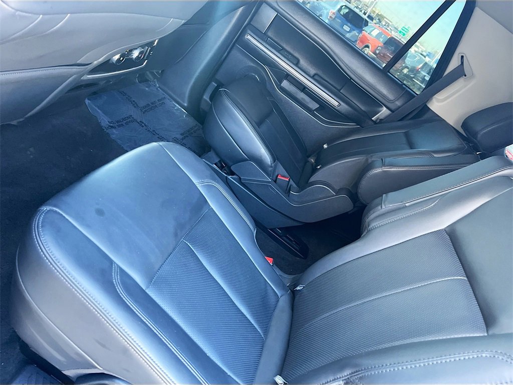 Used 2023 Ford Expedition XLT image 26