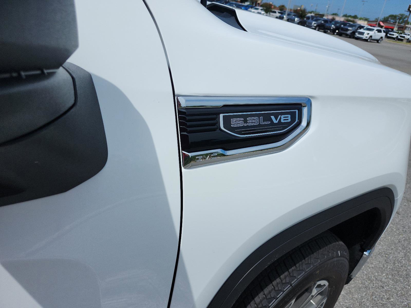 New 2026 GMC Sierra 1500 SLT image 7