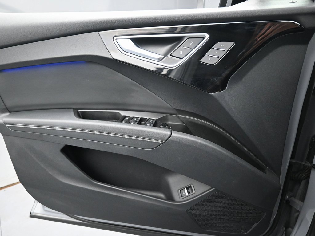 Used 2023 Audi Q4 e-tron Premium Plus w/ Premium Plus image 23