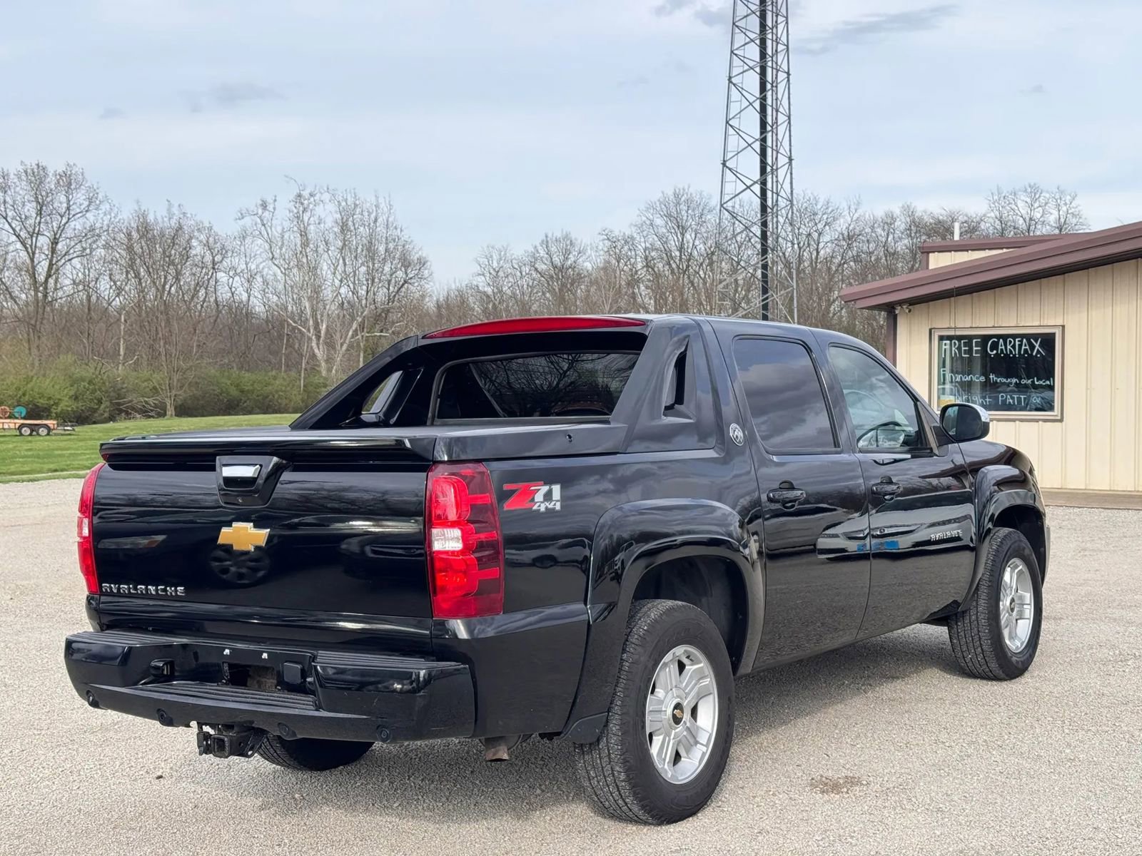 Used 2013 Chevrolet Avalanche LT AWD/4WD image 9