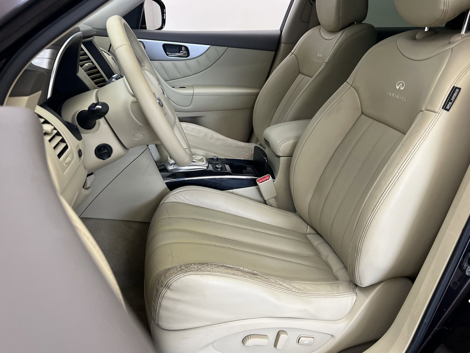Used 2013 INFINITI FX37 AWD w/ Premium Pkg image 12