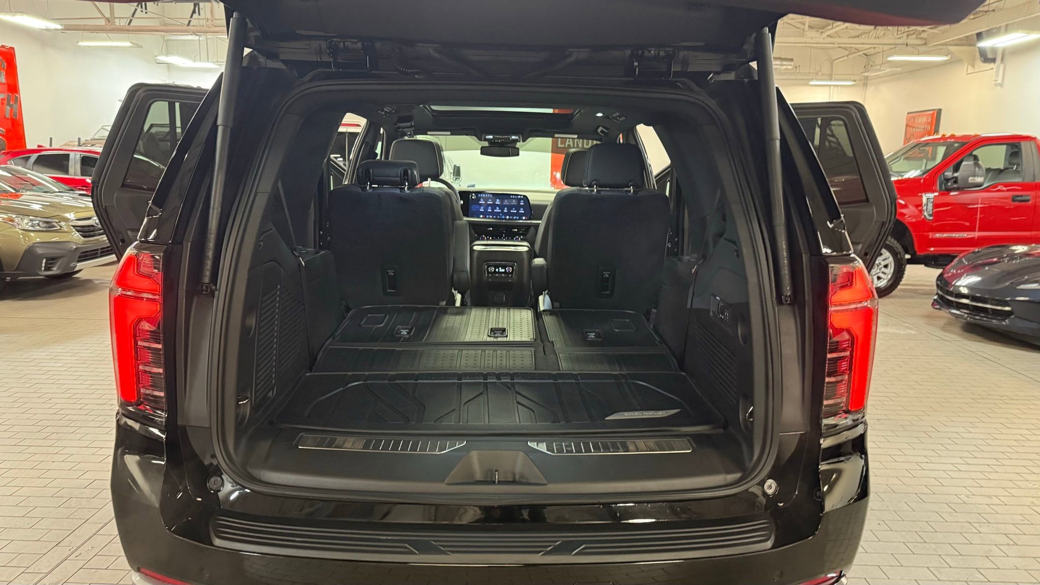 Used 2026 Chevrolet Tahoe Premier w/ Sun And Tow Package image 30