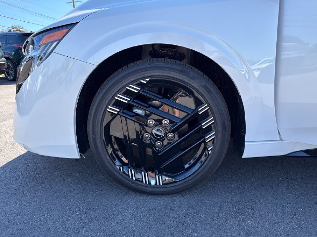 New 2027 Nissan Sentra SR w/ Floor Mat Package FWD image 10