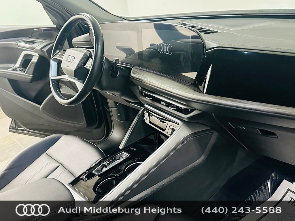 Used 2025 Audi Q5 Premium AWD/4WD image 9
