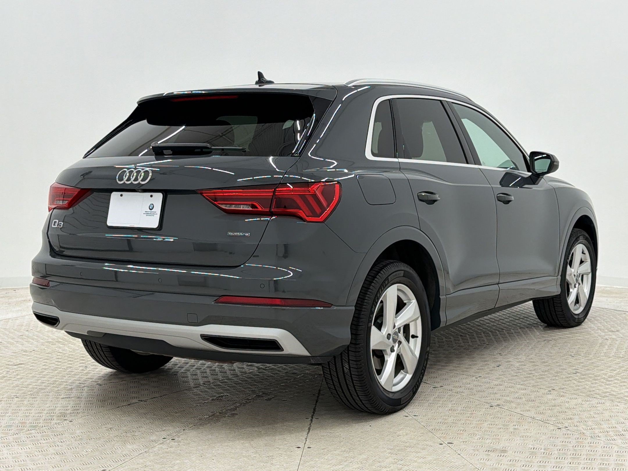 Used 2019 Audi Q3 2.0T Premium Plus AWD/4WD image 9
