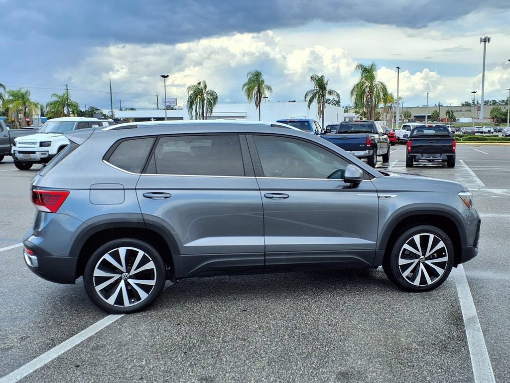 Used 2022 Volkswagen Taos SE FWD image 8