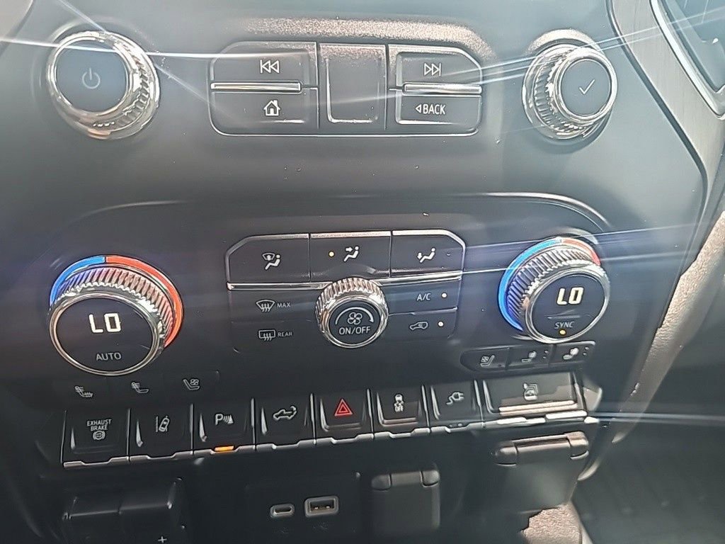 Used 2020 GMC Sierra 3500 Denali w/ Denali Ultimate Package image 22