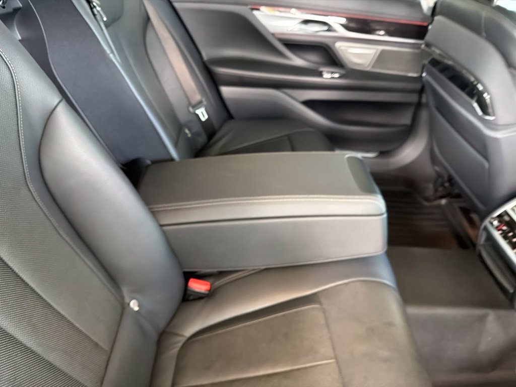 Used 2019 BMW 740i xDrive w/ Executive Package AWD/4WD image 33