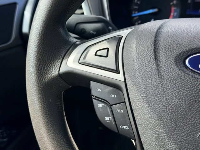 Used 2016 Ford Fusion SE FWD image 10