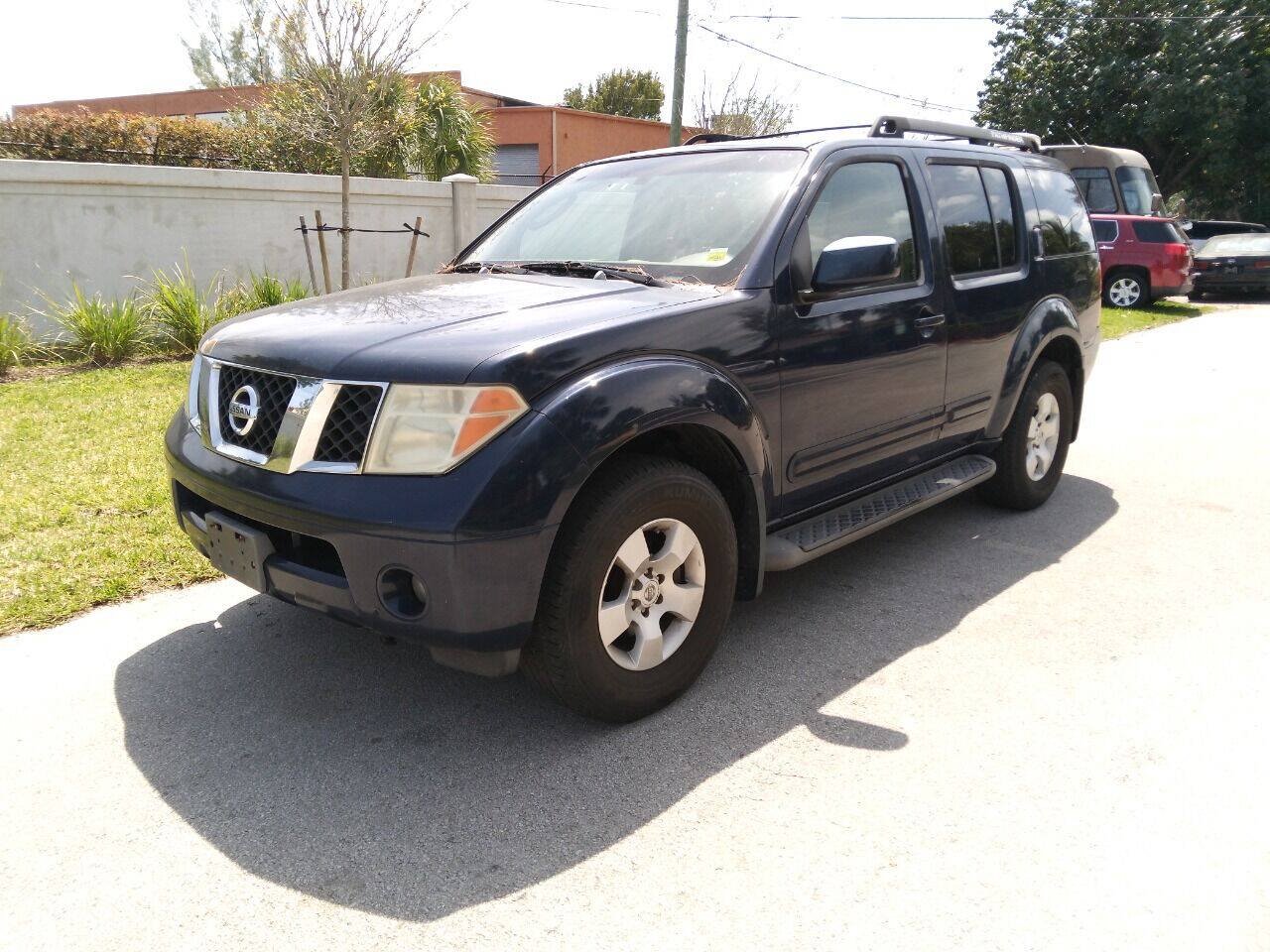 Used 2006 Nissan Pathfinder SE w/ (G01) SE Comfort Pkg AWD/4WD image 2