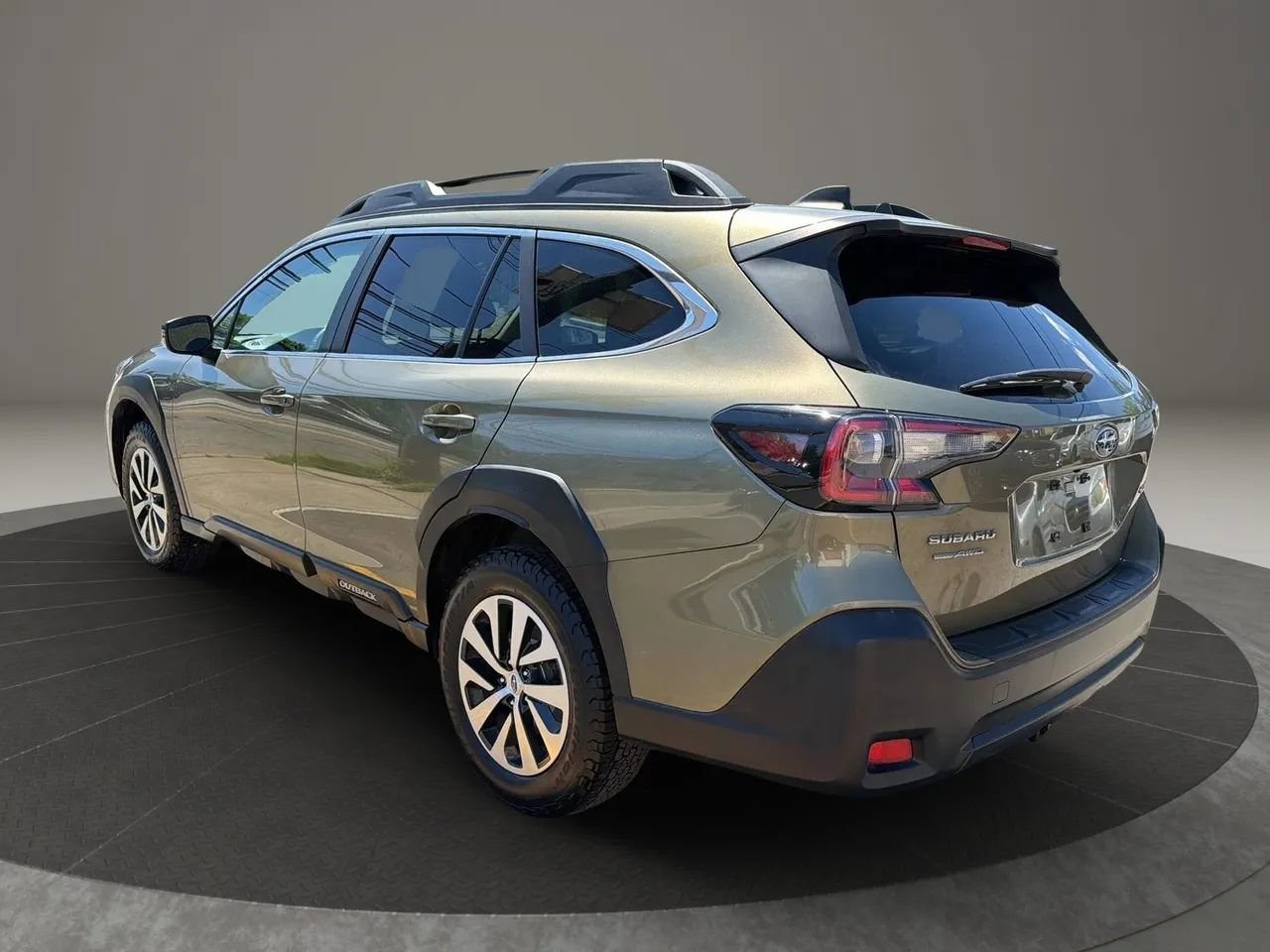 Used 2023 Subaru Outback Premium AWD/4WD image 7